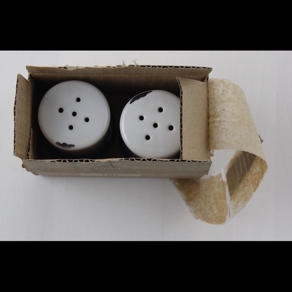 Canvas Home Tinware Salt & Pepper Shakers - NEW - Picture 2 of 8